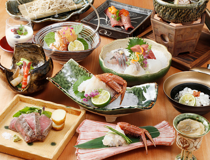 活毛蟹とあか牛会席